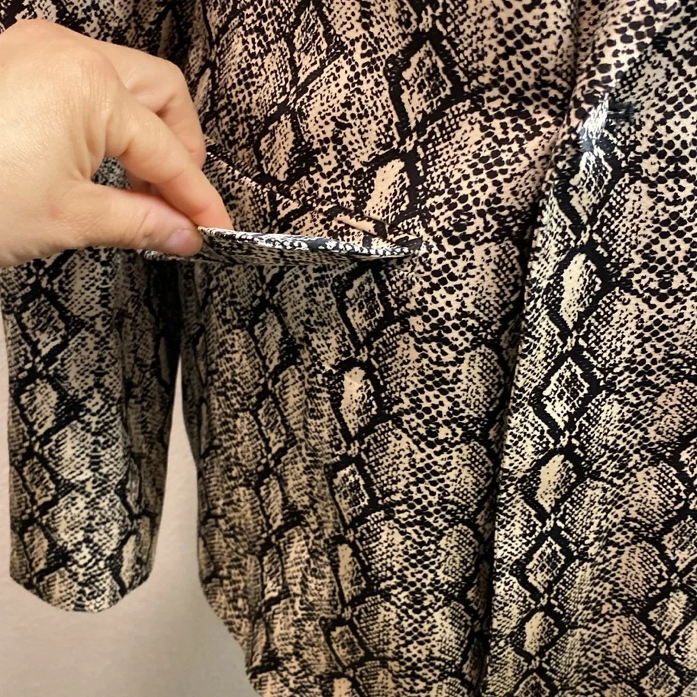 Zara Women Snakeskin Print Women's Blazer, Long Sleeve, Women Size Small - Picture 2 of 15